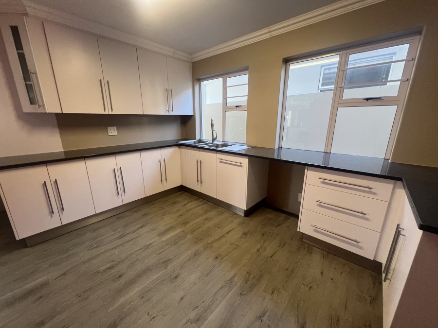 4 Bedroom Property for Sale in Beacon Bay Eastern Cape
